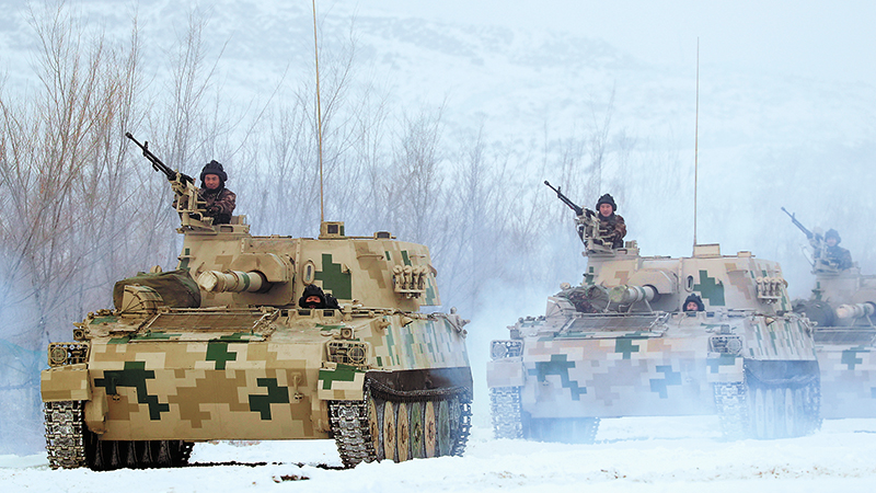 新春走軍營丨冬訓①沖進風雪，體驗“凍感”與“動感”