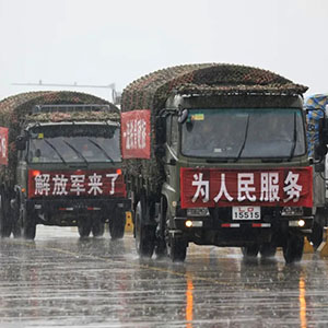 來了！第71集團(tuán)軍“鐵骨硬旅”抗洪一線12時辰