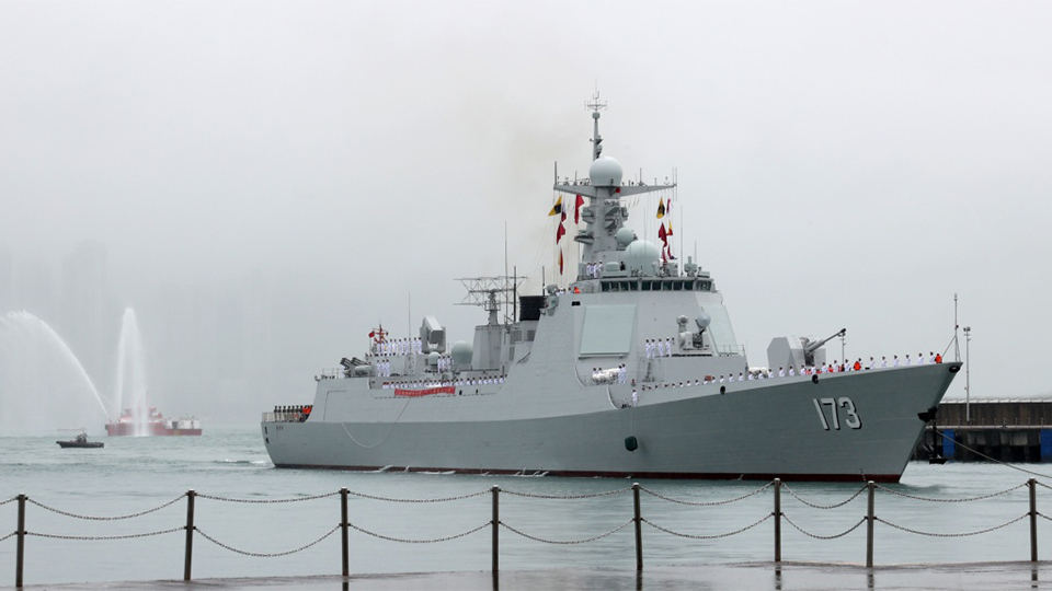 海軍艦艇編隊抵達香港